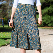 Charger l'image dans la galerie, Jupe patineuse boutonnée - Emmanuelle