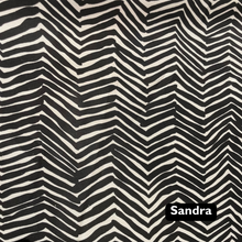 Charger l'image dans la galerie, Jupe patineuse boutonnée - Personnalisée